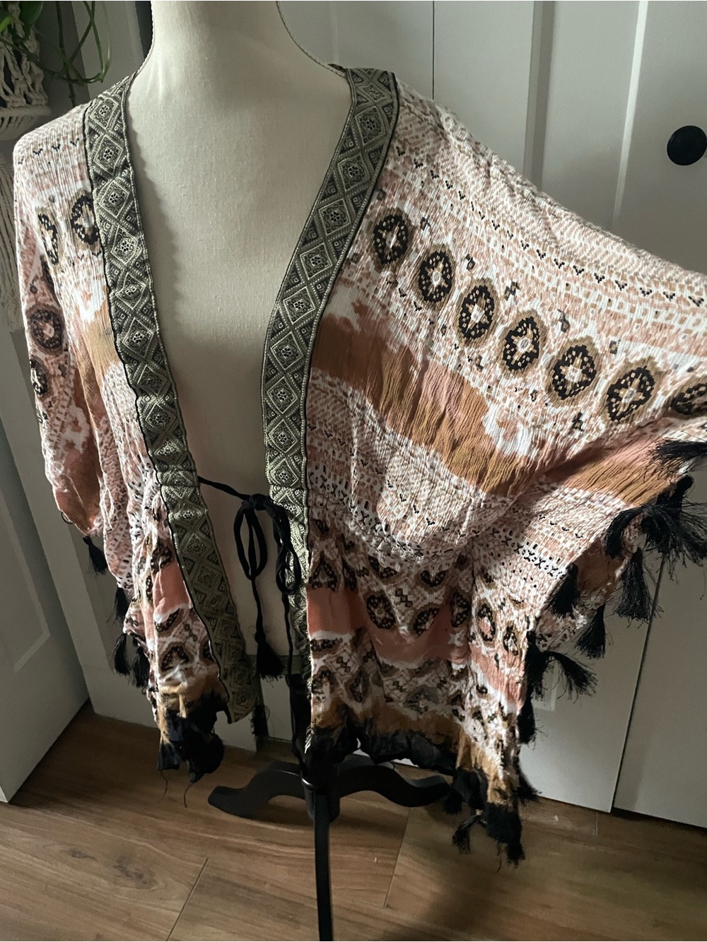 Vince Camuto black peach beige kimono duster oversized tassels front tie OS - Picture 3 of 6